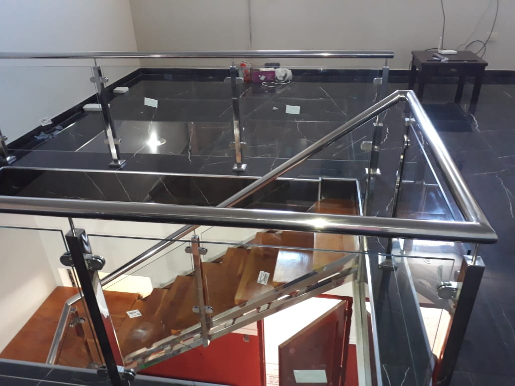 Escaleras y barandales